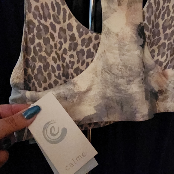 Johnny Was Calme NWT (NOT CAMO) matching Sports Bra - Picture 4 of 5